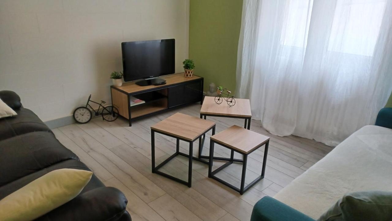 Alpine Route Apartment: 8-Person Stay with Garage for Cyclists Fourneaux  Exterior photo