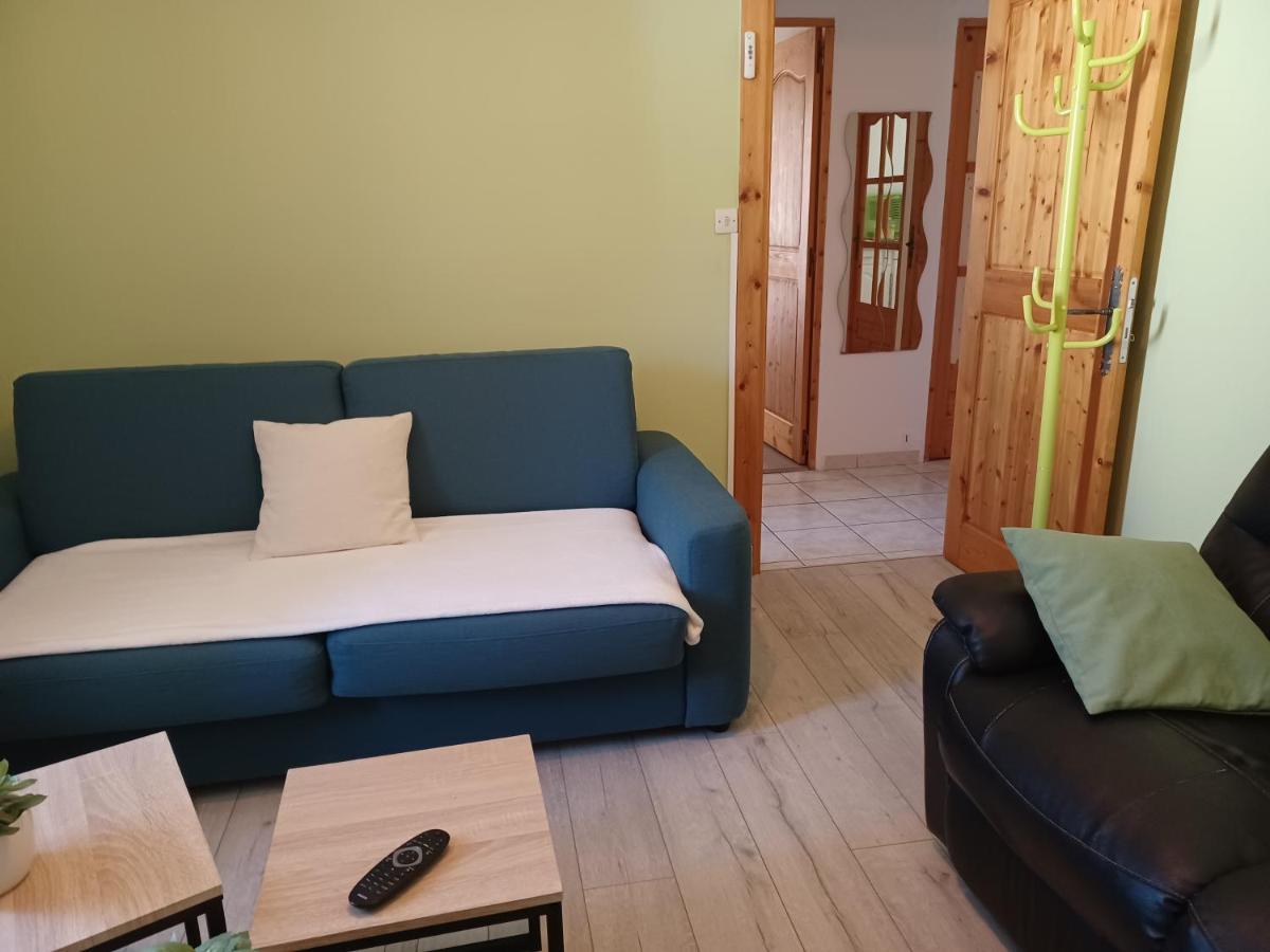 Alpine Route Apartment: 8-Person Stay with Garage for Cyclists Fourneaux  Exterior photo